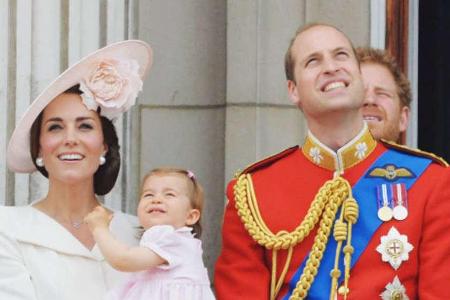 Hoffentlich wird es aus Kanada neue Familien-Fotos von Prinz George, Prinzessin Charlotte, Herzogin Catherine und Prinz Will... Hoffentlich wird es aus Kanada neue Familien-Fotos von Prinz George, Prinzessin Charlotte, Herzogin Catherine und Prinz Will...