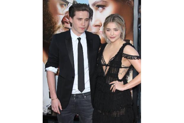 Endlich! Chloë Grace Moretz und Brooklyn Beckham gemeinsam auf einem roten Teppich! Am Sonntagabend erschien das Teenie-Pärc...