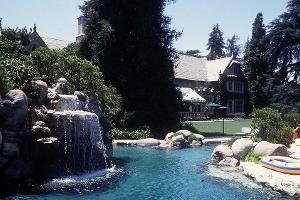 100 Millionen Dollar für die Playboy Mansion