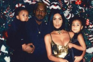 Neues Foto: Kanye West und Kim Kardashian wünschen "Frohe Feiertage"