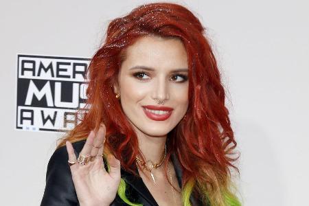Bella Thorne im November - ebenfalls recht offenherzig - bei den American Music Awards Bella Thorne im November - ebenfalls recht offenherzig - bei den American Music Awards