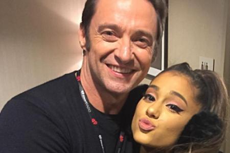 Da werden seine Kinder neidisch sein: Hugh Jackman umarmt Ariana Grande Da werden seine Kinder neidisch sein: Hugh Jackman umarmt Ariana Grande