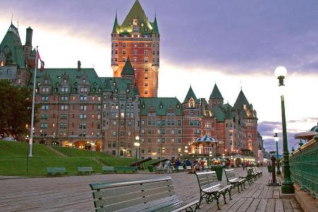 Wie eine Trutzburg thront das Château Frontenac auf den Hügeln der Stadt