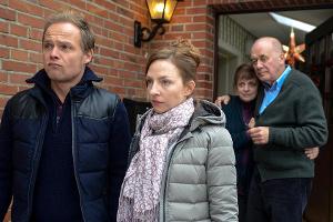 "Stille Nächte": Georg (Matthias Koeberlin) und seine Ex-Frau Rita (Katharina Schüttler) ahnen nicht, dass Georgs Eltern Pau...