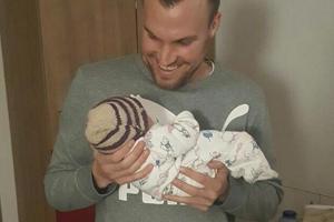 Kevin Großkreutz: Das erste Baby-Foto ist da!