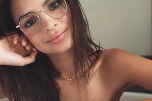Emily Ratajkowski: Diesen Meilenstein feiert sie nackt
