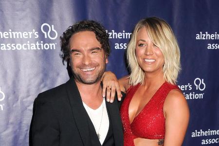 Johnny Galecki und Kaley Cuoco sind in der Serie Johnny Galecki und Kaley Cuoco sind in der Serie