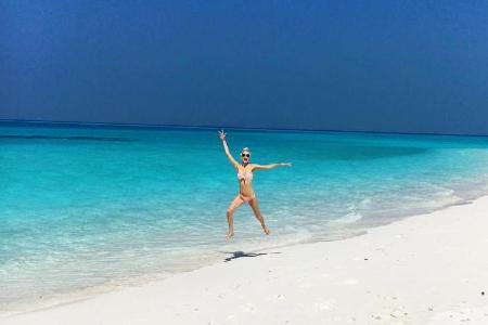 Poppy Delevingne genießt die warmen Temperaturen Poppy Delevingne genießt die warmen Temperaturen
