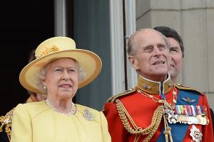 Erkältet! Die Queen und Prinz Philip sagen Weihnachtsreise ab