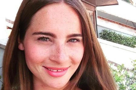 Nicole Mieth, die Schauspielerin mit der charmanten Zahnlücke
