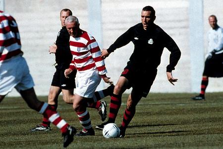 Nur noch wenige Stunden, dann startet auch Deutschland bei der Fußball-EM in Frankreich. Wer es gar nicht mehr abwarten kann...