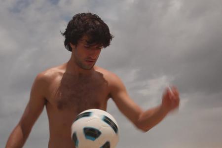 Acht Jahre lang filmte Aljoscha Pause den deutschen Fußball-Profi Thomas Broich für seine Doku 
