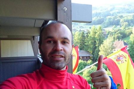 Andrés Iniesta ist immer noch das Herz des spanischen Teams und natürlich auch seines Teams, dem FC Barcelona. Auch die Fans...