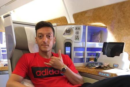 Silber geht an Deutschland, genauer gesagt an Mesut Özil. Der Spielmacher von Arsenal hat eine riesige Fan-Gemeinde von 30,4...