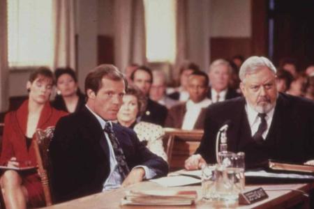 Schauspieler Raymond Burr (1917-1993) verkörperte von 1957 bis 1966 in 271 Folgen den Strafverteidiger Perry Mason. Die glei...