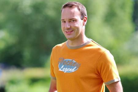 Christian (31), der liebevolle Rinderzüchter, verbringt seine Freizeit am liebsten mit Freunden. Einsame Stunden kennt er ab...