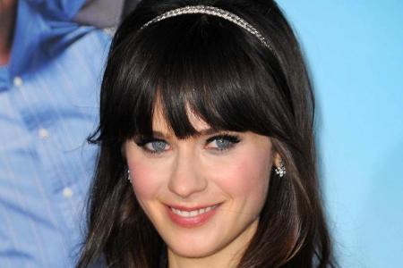 Zooey Deschanel (36) ist aus dem heutigen Showbiz nicht mehr wegzudenken. Nicht zuletzt durch ihre Hauptrolle in der Sitcom ...