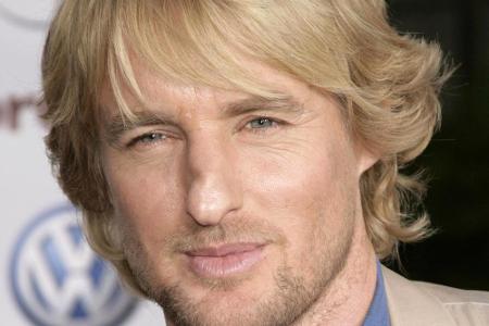 Seine blonde Surferboy-Frisur und die von mehreren Brüchen gekennzeichnete Nase sind Markenzeichen von Owen Wilson (47). Nac...