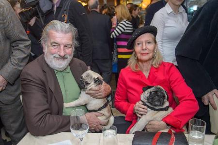 Verfasst haben es Schauspielerin Christiane Hörbiger und ihr verstorbener Lebensgefährte Gerhard Tötschinger - hier mit ihre...