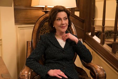 Eine große Veränderung steht für Emily Gilmore (Kelly Bishop) an: Ehemann Richard ist im Revival nicht mehr an ihrer Seite, ...