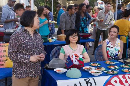 Natürlich dürfen auch Rorys beste Freundin Lane (Keiko Agena, r.) und deren Mutter Mrs. Kim (Emily Kuroda) nicht fehlen. Wof...