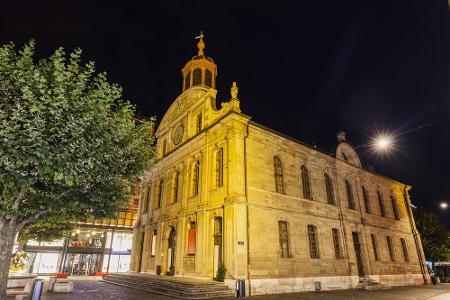 Zu den weiteren kirchlichen Highlights zählt auch der Temple de la Fusterie. Es ist ein reformiertes, barockes Kirchengebäud...