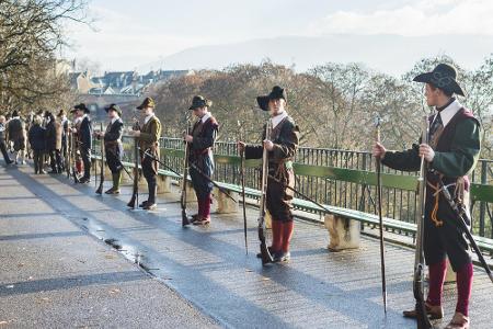 Jedes Jahr am 12. Dezember gedenkt Genf mit der Escalade de Genève an die erfolgreiche Verteidigung der Stadt vor den Savoye...