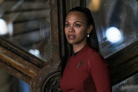 Uhura bekommt eine Demonstration seiner Macht, die ein bedrohliches Ausmaß angenommen hat...