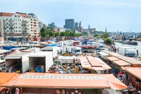 Fischmarkt, Hamburg (Deutschland): Moin, moin! Im Stadtteil Altona befindet sich der bekannteste Markt Deutschlands. Auf dem...