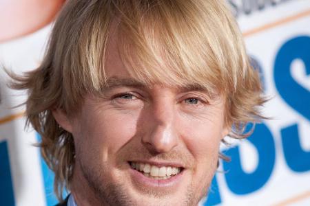 So kennt man Owen Wilson sonst: sein charmanter Zottelhaarschnitt und seine krumme Nase geben ihm einen unverwechselbaren Lo...