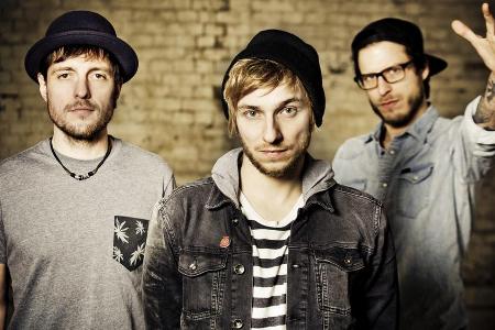 Skurrile Bandnamen schrecken Fans nicht ab: Die Punk-Rock-Band Itchy Poopzkid feiert 2016 ihr 15-jähriges Bandbestehen. Auch...