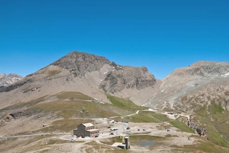 Und wieder zurück nach Frankreich, nächste Station und auf Rang zwei der höchsten Pässe Europas: Der Col de l'Iseran mit 2.7...