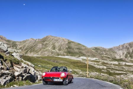 Wer bei diesem Wetter in einem Alfa Spider den Col de la Bonette in den französischen Seealpen erklimmt und dabei bis auf 2....