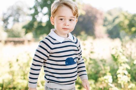 Keiner präsentiert den royalen Schick so niedlich wie Prinz George (3).