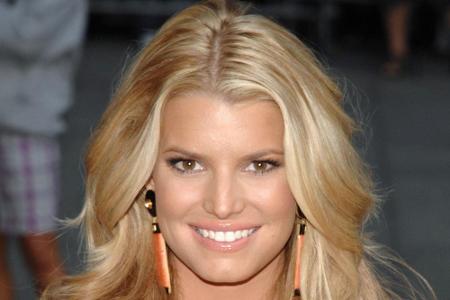 Ob diese Information wahr ist, bleibt offen: Angeblich soll sich Musikerin und Schauspielerin Jessica Simpson nur zwei- bis ...