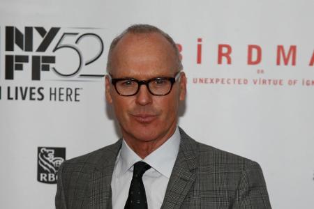 Schauspieler Michael Keaton (64) mag seine Brillen wiederum im Retro-Look.
