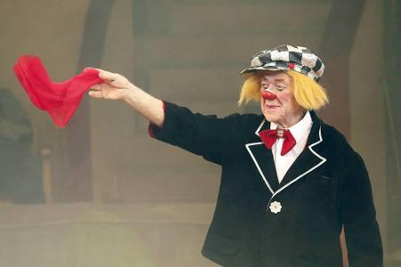 Er war der wohl berühmteste Clown der Welt: Oleg Konstantinowitsch Popow. Sein Leben lang brachte er Menschen zum Lachen. Do...