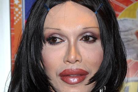 Unerwartet früh starb am 23. Oktober auch Pete Burns. Der Sänger der New-Wave-Band Dead or Alive erlag in London einer Herza...