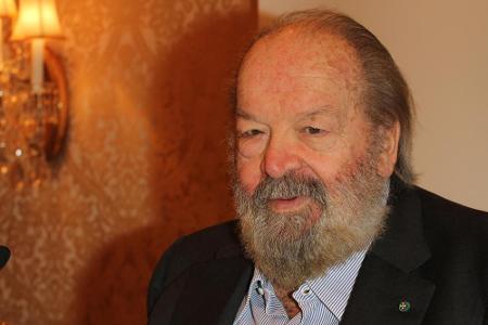 Das Jahr 2016 konnte auch Bud Spencer nicht mehr ganz erleben: Am 27. Juni starb er im Alter von 86 Jahren. Seinem Sohn zufo...