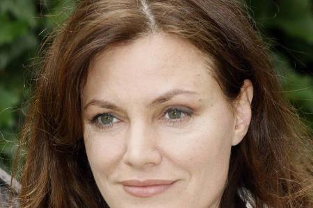 Die erste Tragödie: Am 4. Januar 2016 starb die deutsche Schauspielerin Maja Maranow im Alter von 54 Jahren an Brustkrebs. B...