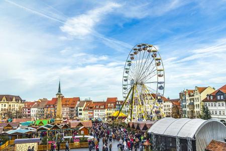Der Erfurter Weihnachtsmarkt blickt auf eine mehr als 1200 Jahre alte Tradition zurück. Im Stadtkern liegend, zieht er die B...