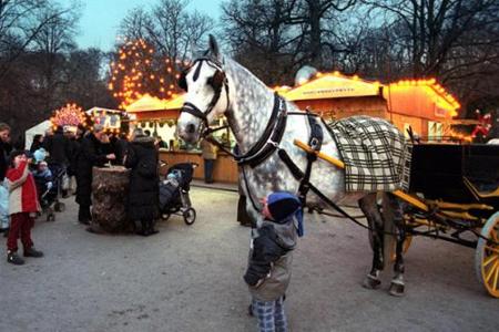 Wer in München in der Weihnachtszeit einige romantische Stunden verbringen will, der geht nicht zum überfüllten Weihnachtsma...