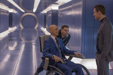 Charles Xavier (James McAvoy) trifft seinen einstigen Freund Erik Lehnsherr (Michael Fassbender) Charles Xavier (James McAvoy) trifft seinen einstigen Freund Erik Lehnsherr (Michael Fassbender)