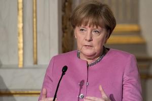 Causa Boateng: Angela Merkel kritisiert Alexander Gauland scharf