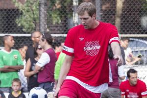 Benefizspiel für Schumi: Vettel und Nowitzki kicken mit