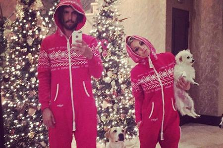 Ein Teil der Familie Cuoco-Sweeting: (v.li.) Ryan, Norman Cool, Kaley mit Ruby auf dem Arm