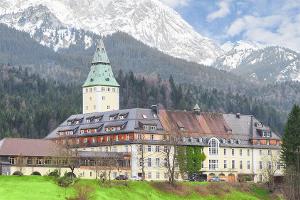 Yoga-Erlebnis auf Schloss Elmau