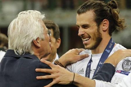 Richard Gere gratuliert Stürmer Gareth Bale von Real Madrid zum CL-Sieg