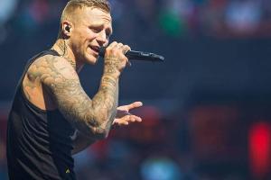Kontra K steigt mit seinem Album "Labyrinth" direkt auf Platz eins der Album-Charts ein
