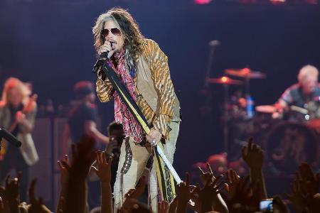 Steven Tyler bleibt seiner Band Aerosmith treu